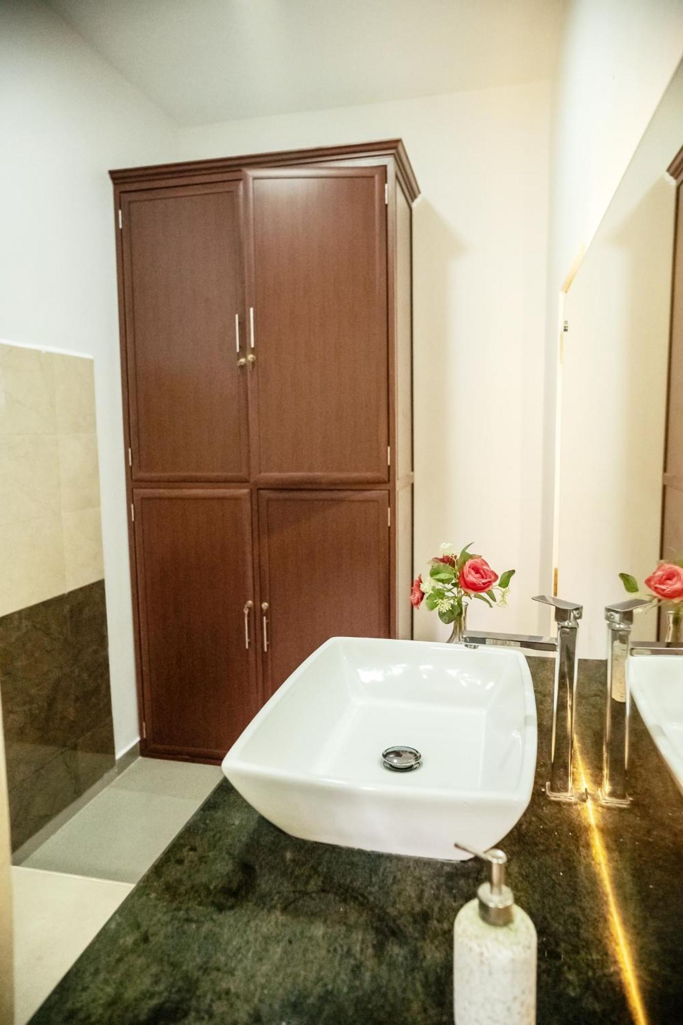 The Elegance Hotel Kalutara Kültér fotó